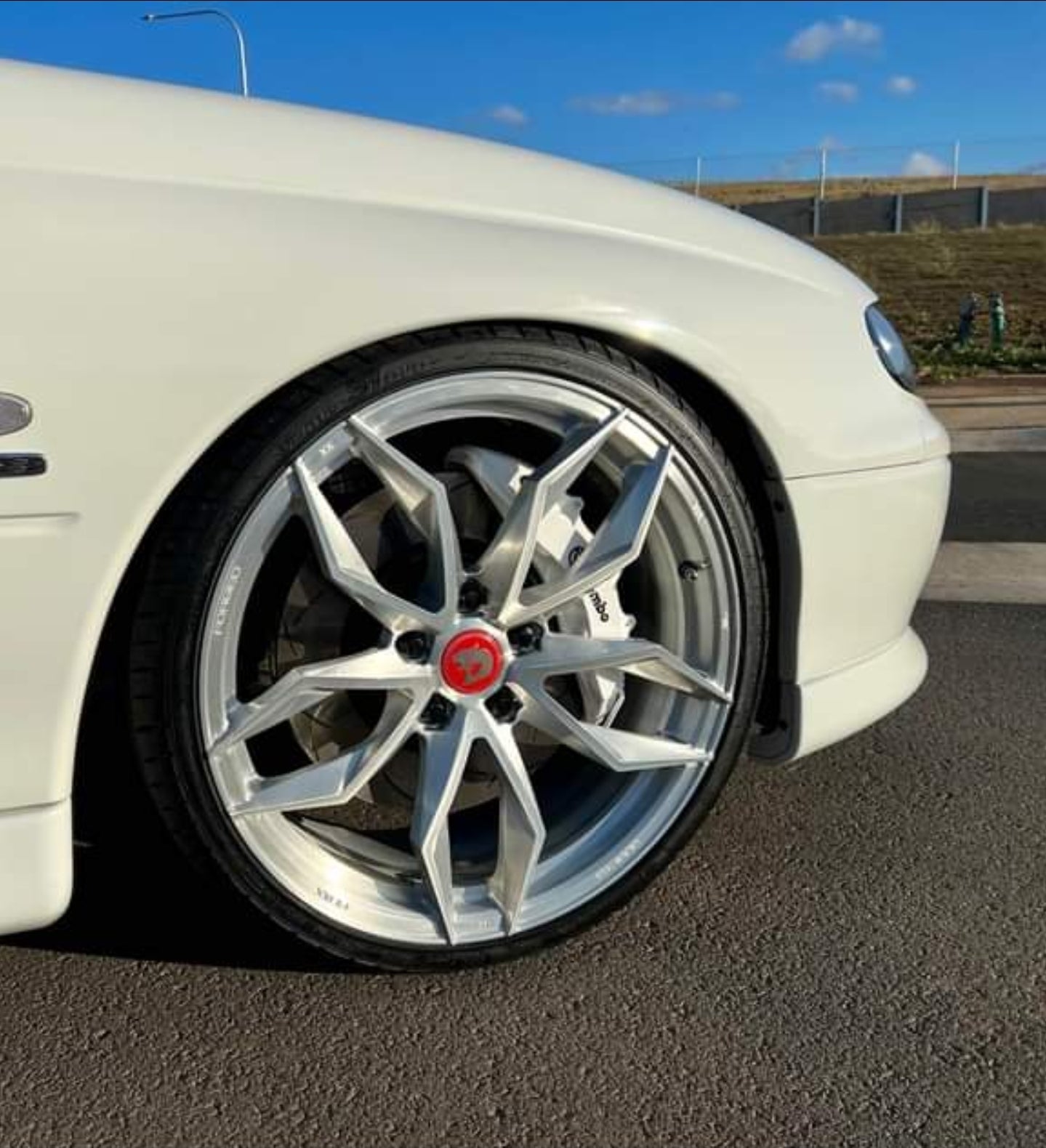 6 Pot Front Brembo Brake Upgrade Kit to suit Holden VT VX VY VZ Commodore