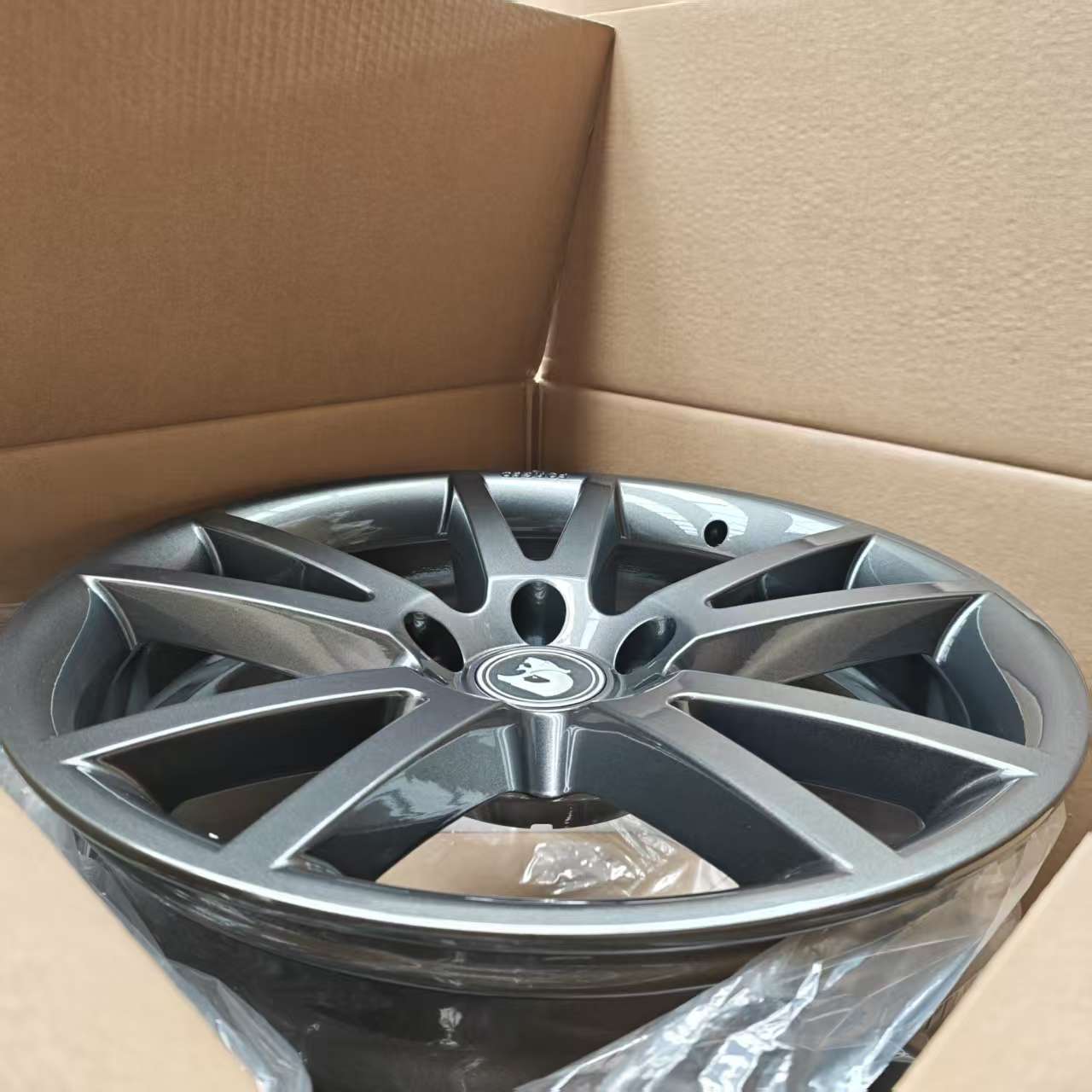 Forged 18" HSV VZ R8 Wheels