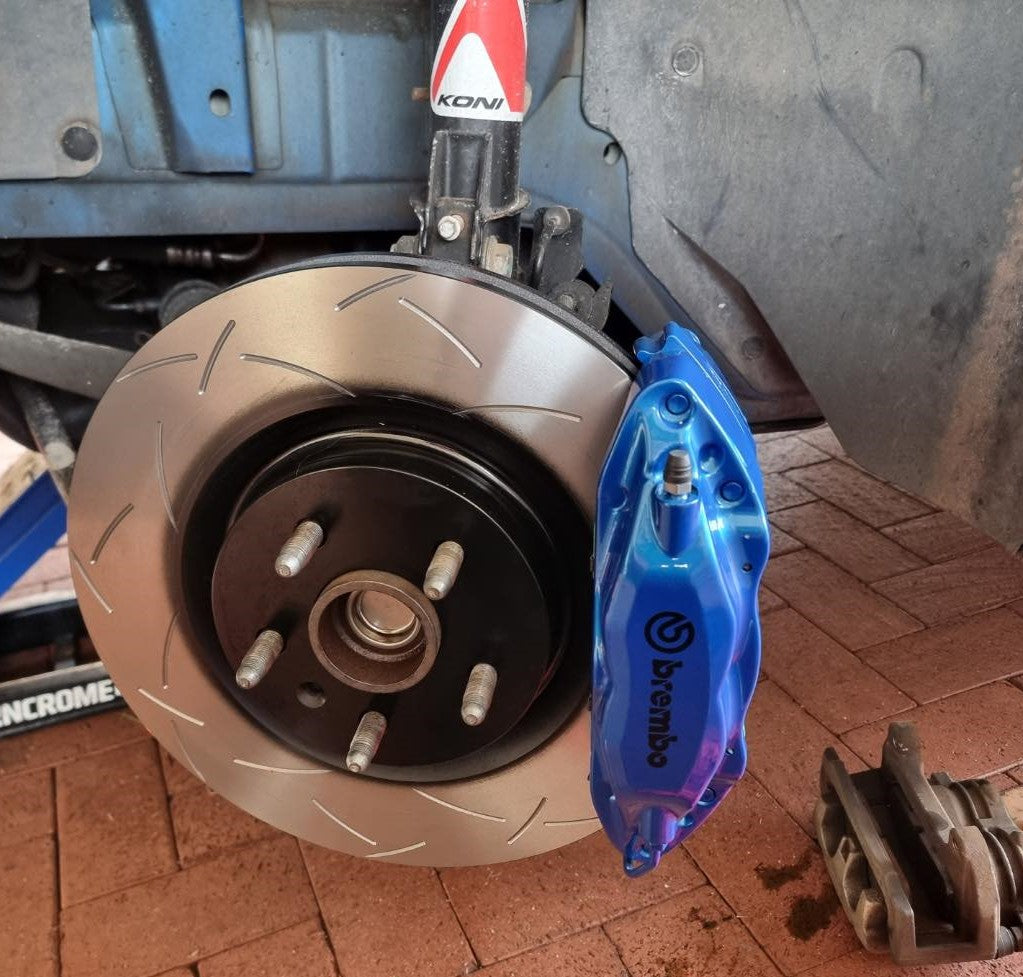 4 Pot front Brembo's painted in Voodoo Blue w Black Brembo getting installed
