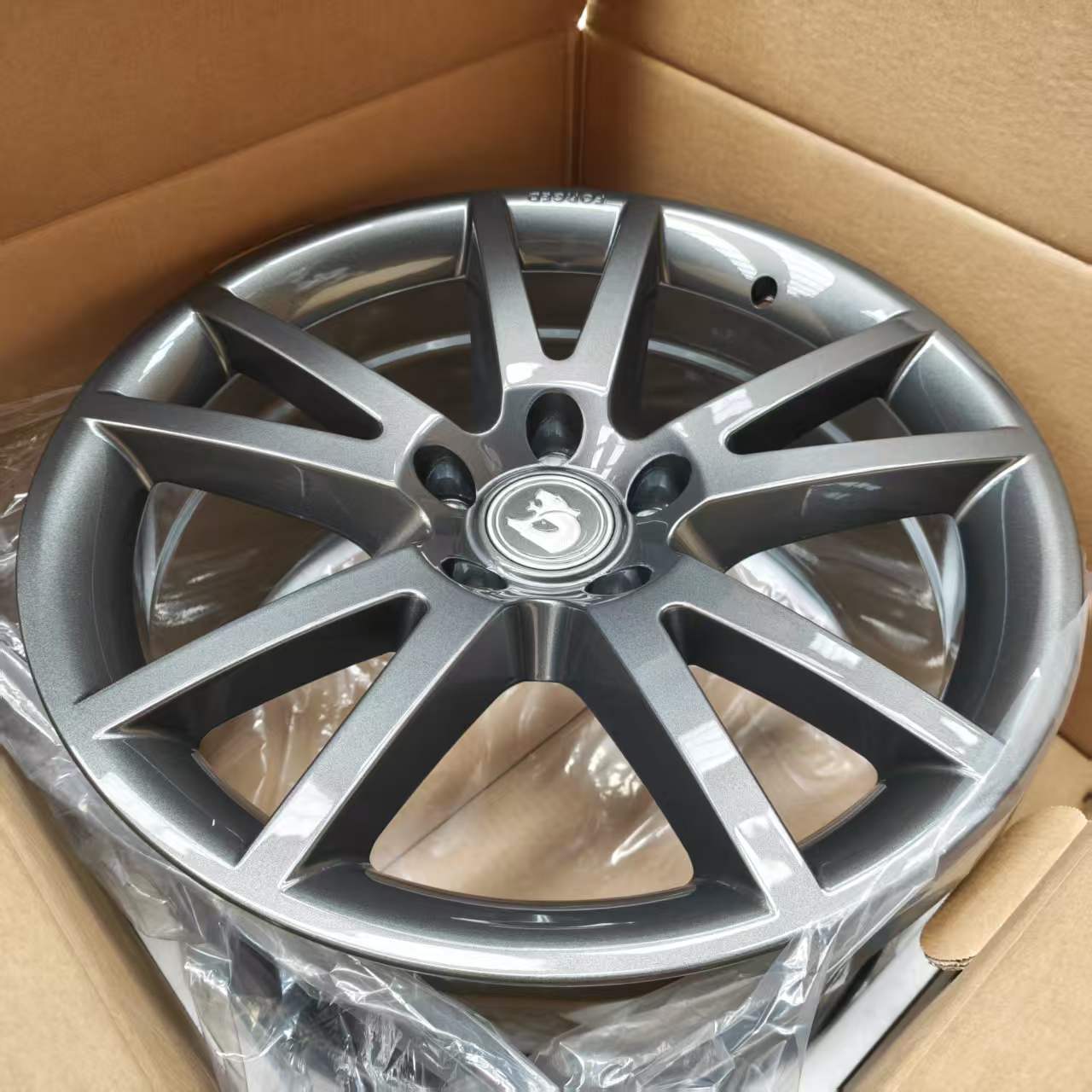 Forged 18" HSV VZ R8 Wheels