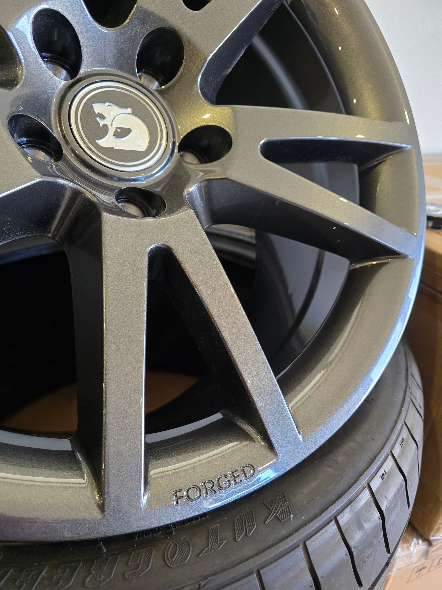 Forged 18" HSV VZ R8 Wheels